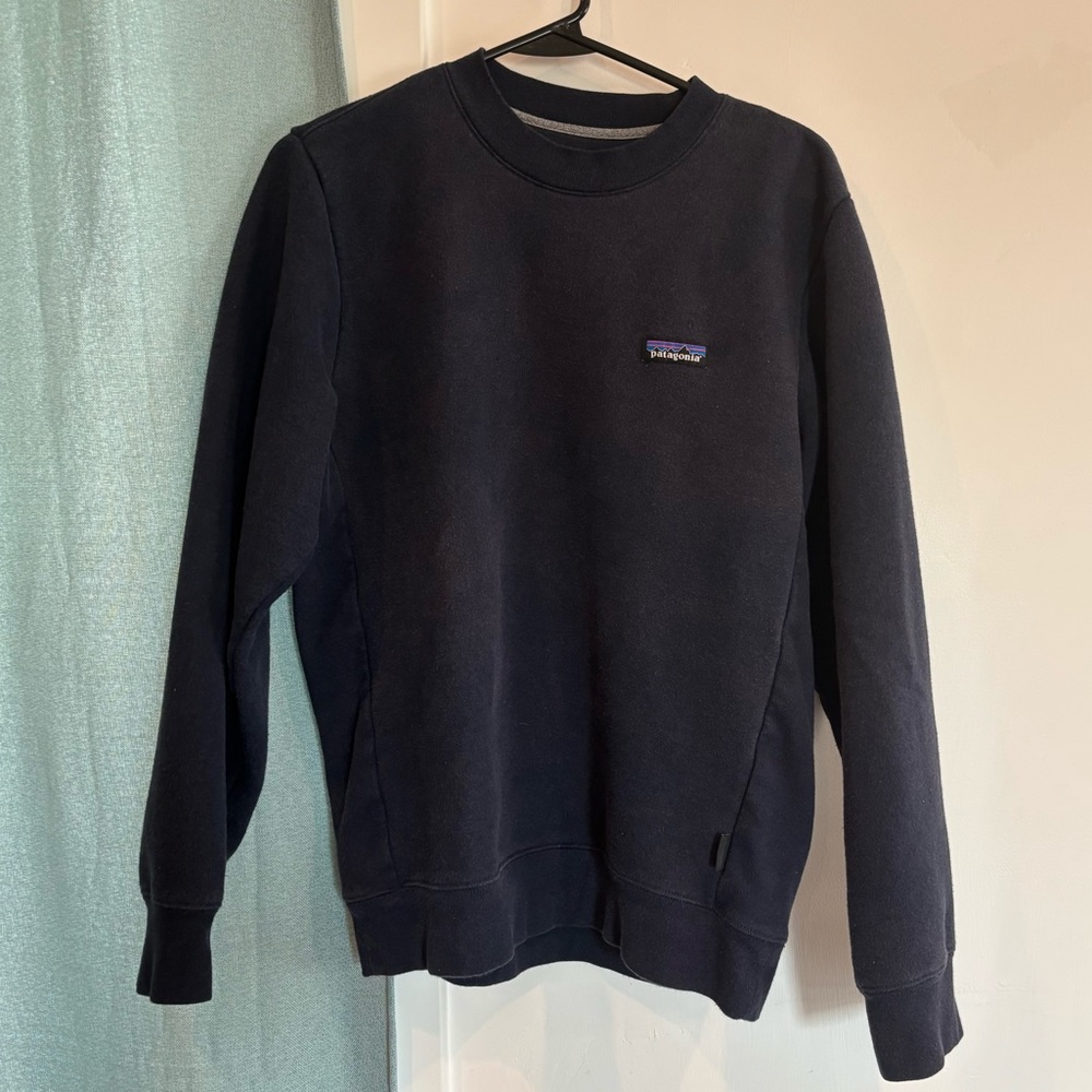 Patagonia Black Crewneck Sweater Versatile Knit - Unisex